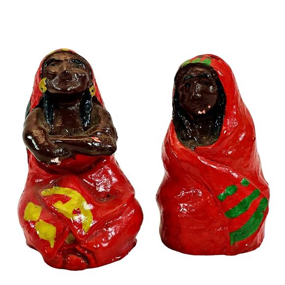 Vintage Chalkware Native American Indian Salt Pepper Shaker 2.5" tall Chief Wife - Picture 1 of 3